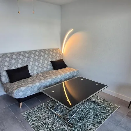T2, Superbe Vue Renovee, Parking, Clim, Piscine * آجد