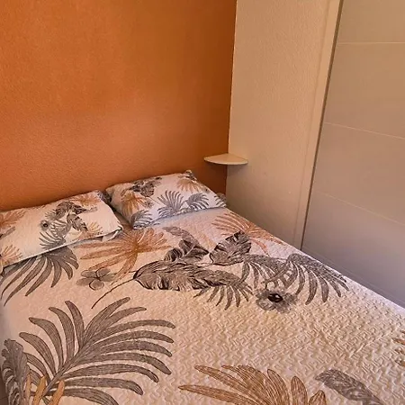 Apartmán T2, Superbe Vue Renovee, Parking, Clim, Piscine