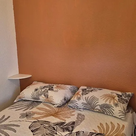 Apartmán T2, Superbe Vue Renovee, Parking, Clim, Piscine *