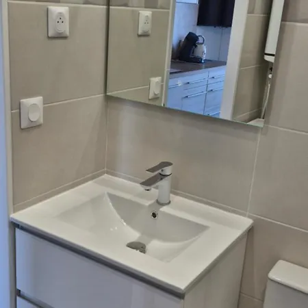 T2, Superbe Vue Renovee, Parking, Clim, Piscine آجد